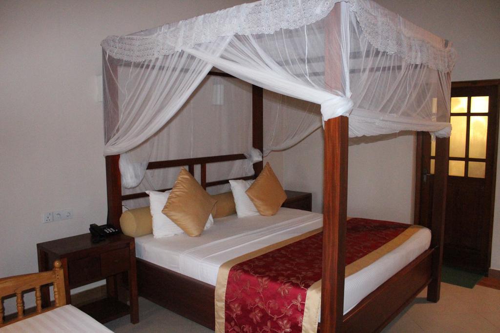 Warahena Beach Hotel Bentota Dış mekan fotoğraf